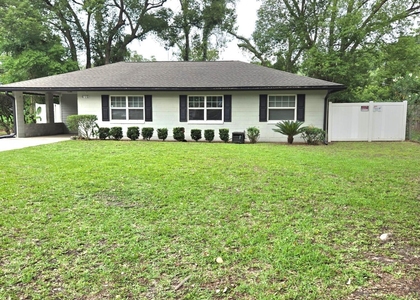 615 Luna Court - Photo 1