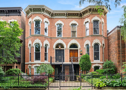 2124 N Sedgwick Street - Photo 1