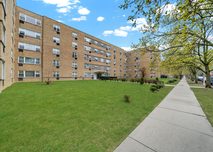 6161 N Hoyne Avenue - Photo 1