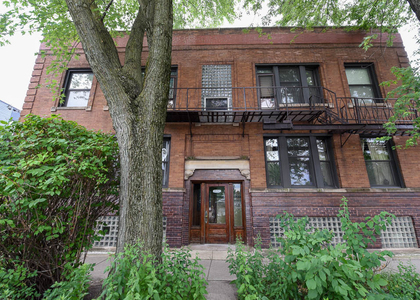 2821 W Shakespeare Avenue - Photo 1