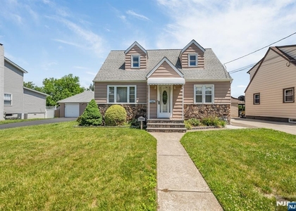 203 Charlton - Photo 1