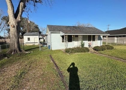 329 Lazy Lane - Photo 1