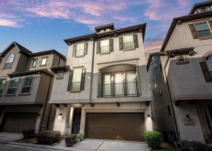 458 N Live Oak Street - Photo 1