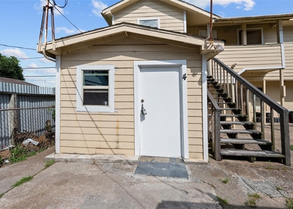 2631 Oakcliff Street - Photo 1