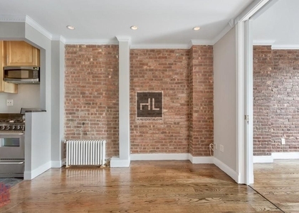 10th Avenue - Photo 1