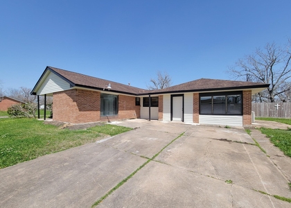 133 S Yaupon Street - Photo 1