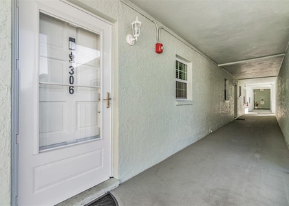 701 Poinsettia Road - Photo 1