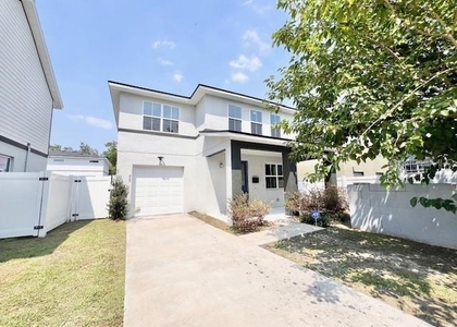 907 Randall Street - Photo 1
