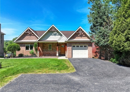 320 N Lakeside Dr - Photo 1