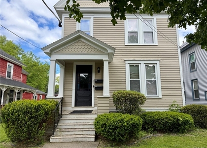 10 Maple Avenue - Photo 1