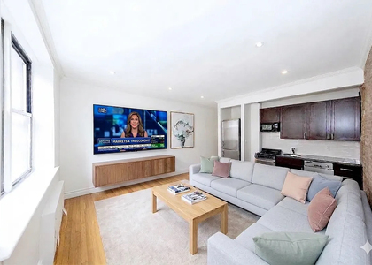  East 61st Street - Photo 1