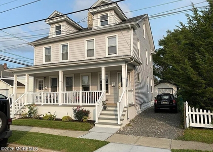 902 E Street - Photo 1