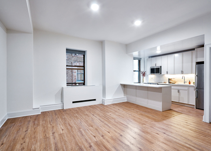 West 34th Street - Photo 1