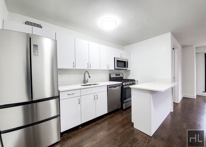 E 16 St - Photo 1