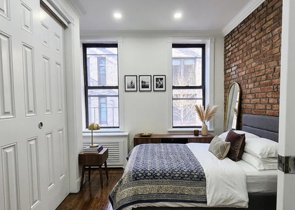 Mott Street - Photo 1