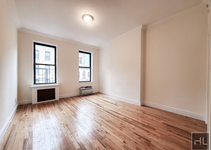 East 83 Street - Photo 1