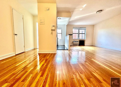 York Avenue - Photo 1