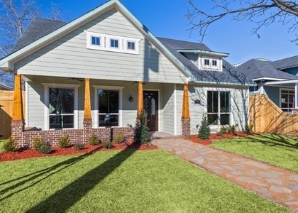 621 W 8th Street - Photo 1