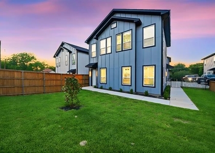 306 E 7th Street - Photo 1