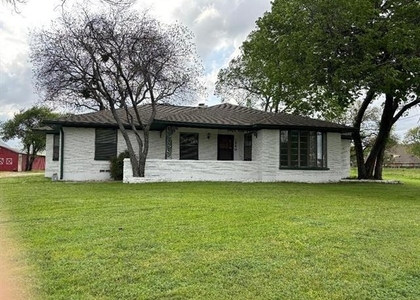 1540 Brumlow Avenue - Photo 1