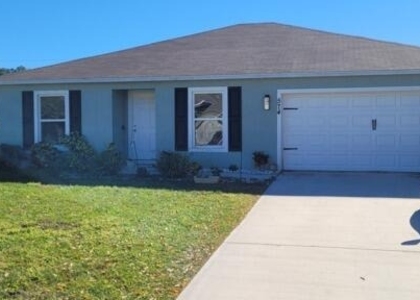 574 Nw Archer Avenue - Photo 1