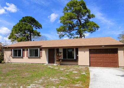 1618 Se Elkhart Terrace - Photo 1