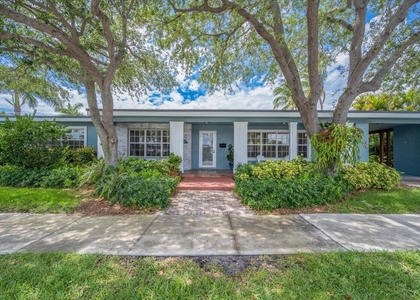 2201 N Lakeside Drive - Photo 1