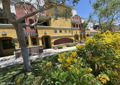 123 N Washington Street - Photo 1