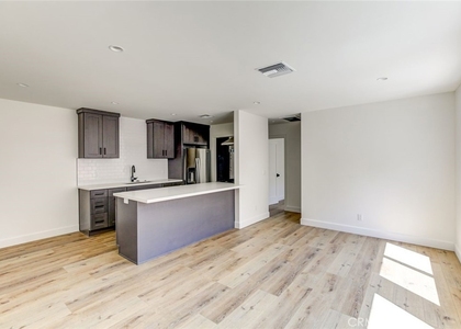 459 N Olive Street - Photo 1