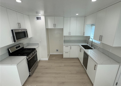 1206 E Harvard Street - Photo 1
