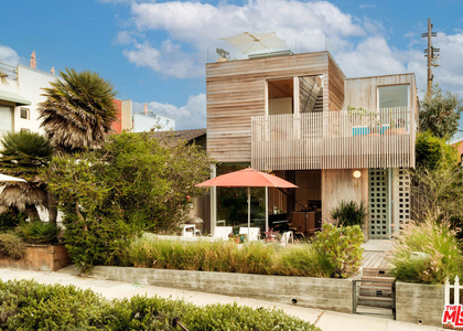 260 31st Street - Photo 1