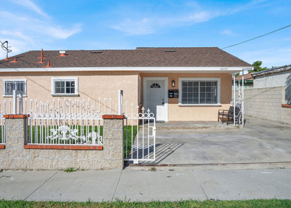 2239 W Lincoln Street - Photo 1