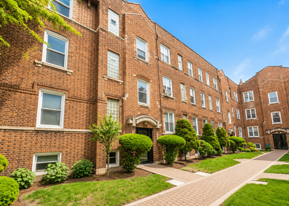 656 W Oakdale Avenue - Photo 1