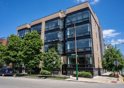 832 W Erie Street - Photo 1