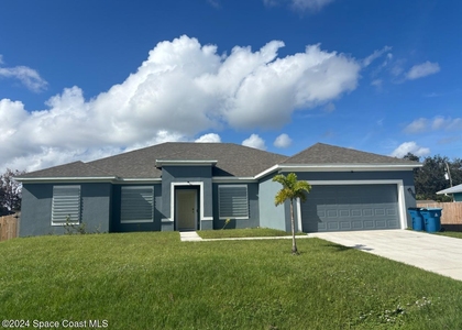 647 Airoso Road Se - Photo 1