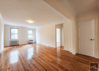 York Avenue - Photo 1
