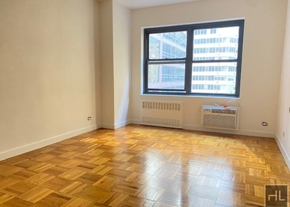 East 55 Street - Photo 1