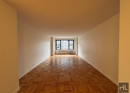 Fourth Avenue - Photo 1