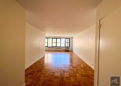 Fourth Avenue - Photo 1