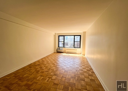 Fourth Avenue - Photo 1