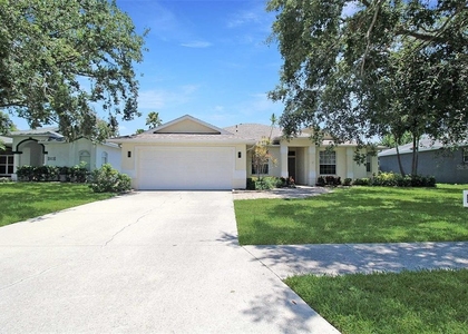 4815 77th Street E - Photo 1