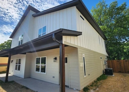 211 Trinity Street - Photo 1
