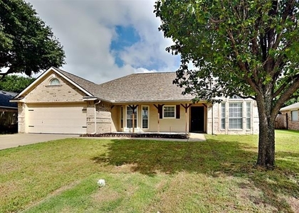 121 Princeton Circle - Photo 1