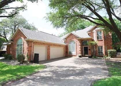 2712 Northview Drive - Photo 1