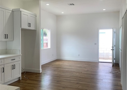 1330 W 10th Street - Photo 1