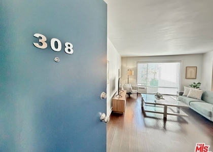 5805 W 8th Street - Photo 1