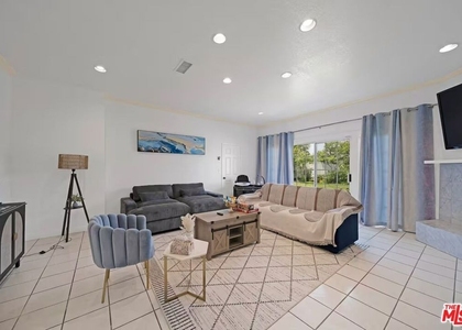 15213 Daphne Avenue - Photo 1