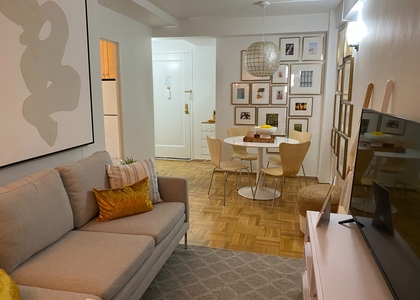 1st Avenue - Photo 1
