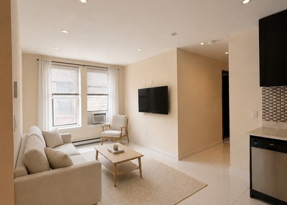 Manhattan Avenue - Photo 1
