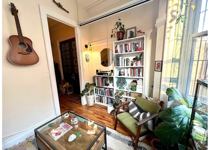 726 Willoughby Avenue - Photo 1